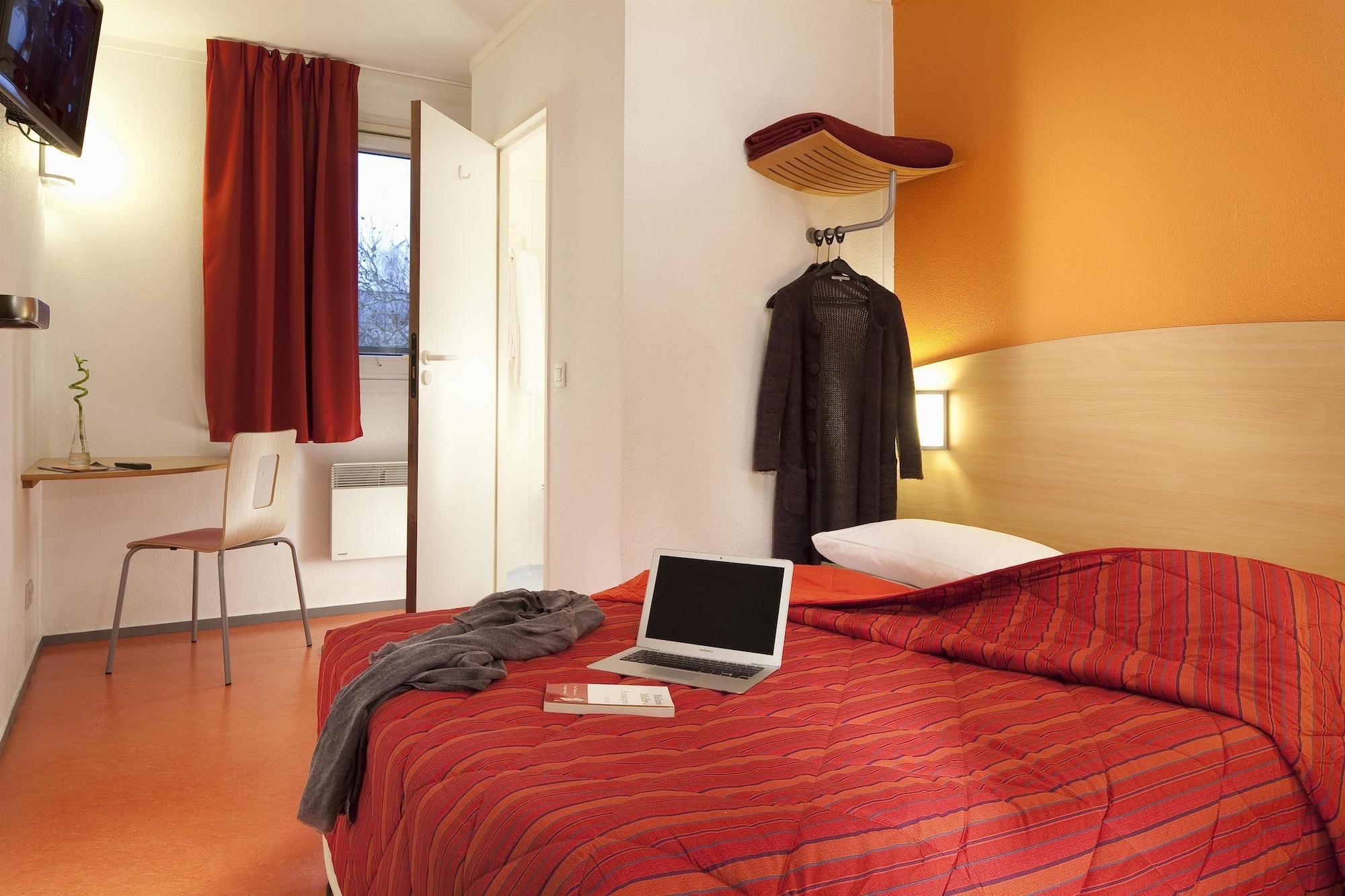 พรีเมียร์ คลาส เล อูลิส กูร์ตาเบิฟ Hotel เลซูว์ลิส ภายนอก รูปภาพ